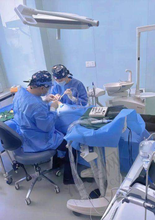 重庆德国AKLAS种植牙医院价格影响因素