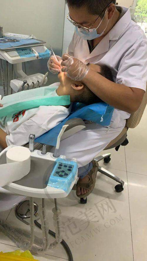 重庆做多生牙(双排牙)哪个医生好?付超(重医口腔)、赵运流(重医二院)等擅长微创拔除