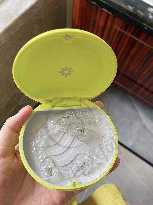 重庆隐形托槽矫正和青少年牙齿矫正哪家医院好——青岛维乐口腔